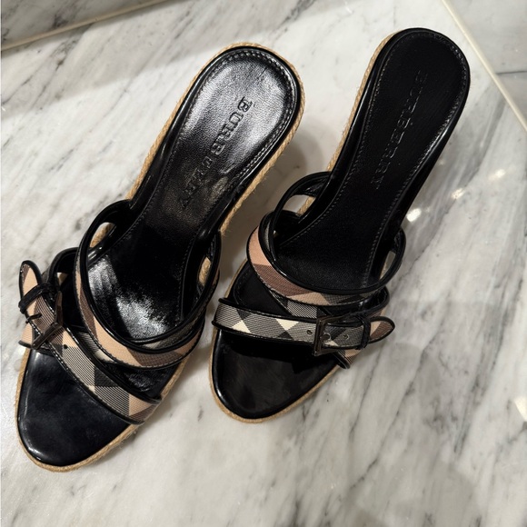 Burberry Nova Checkered Black and Tan Wedges - Picture 4 of 6